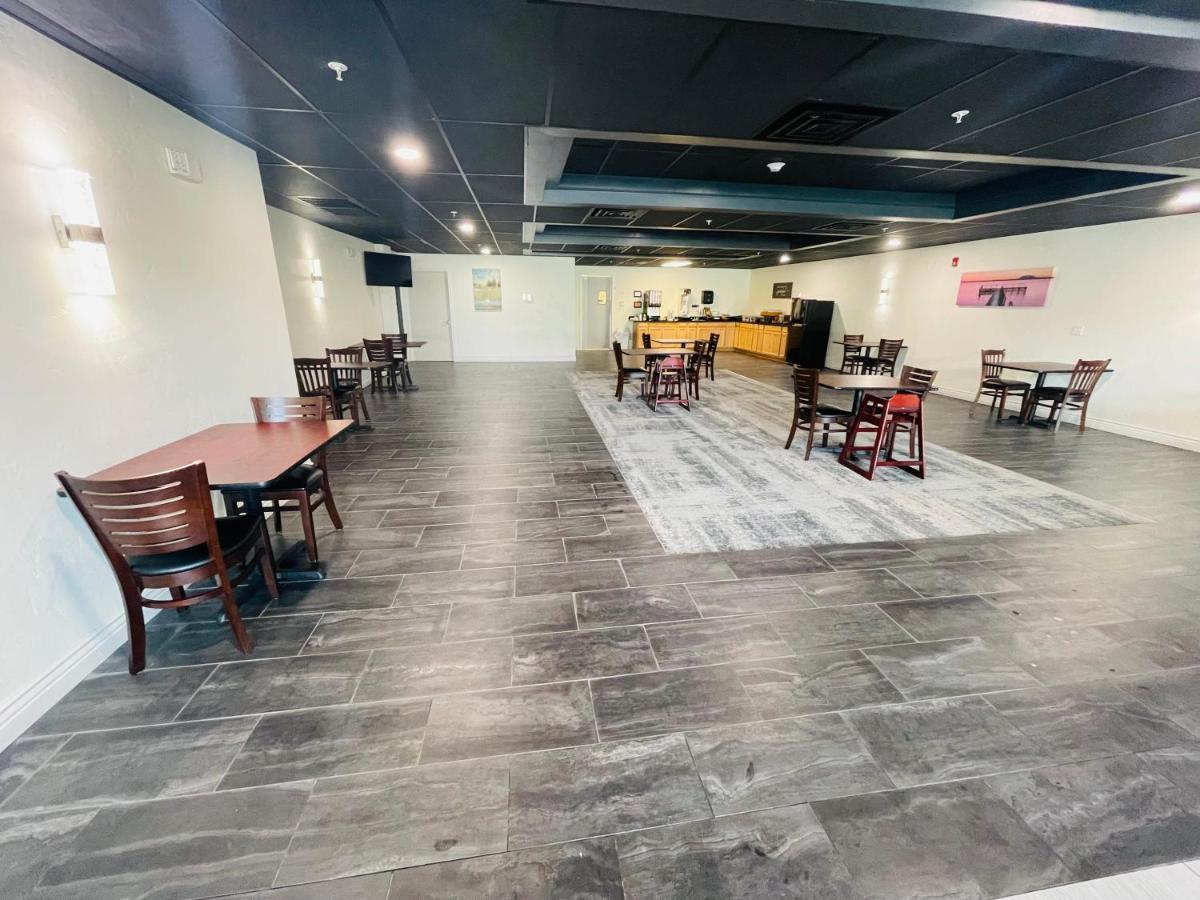 Fairbridge Inn & Suites Cuero Экстерьер фото