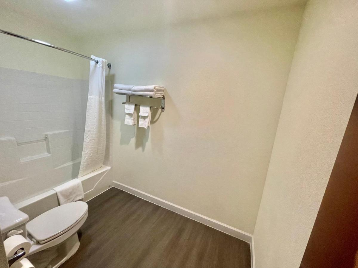 Fairbridge Inn & Suites Cuero Экстерьер фото