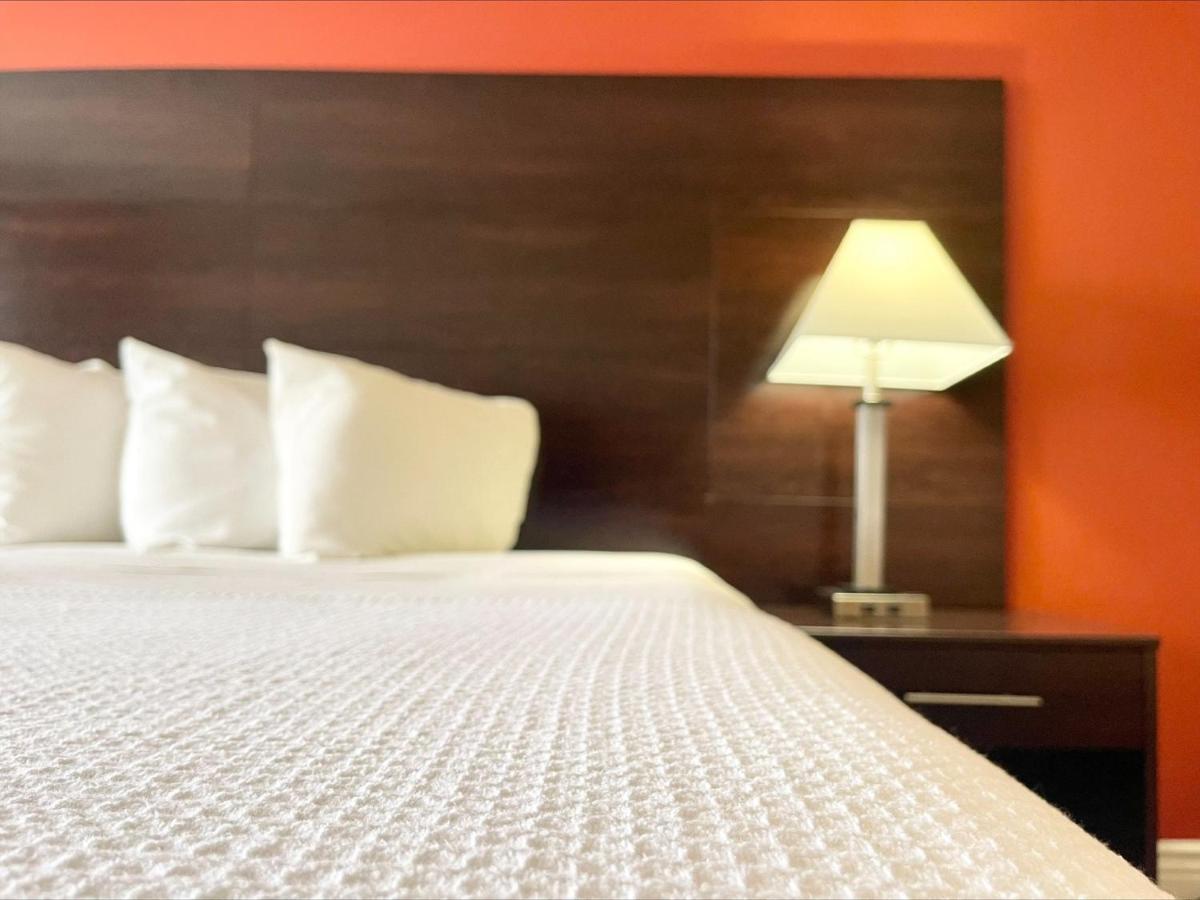 Fairbridge Inn & Suites Cuero Экстерьер фото